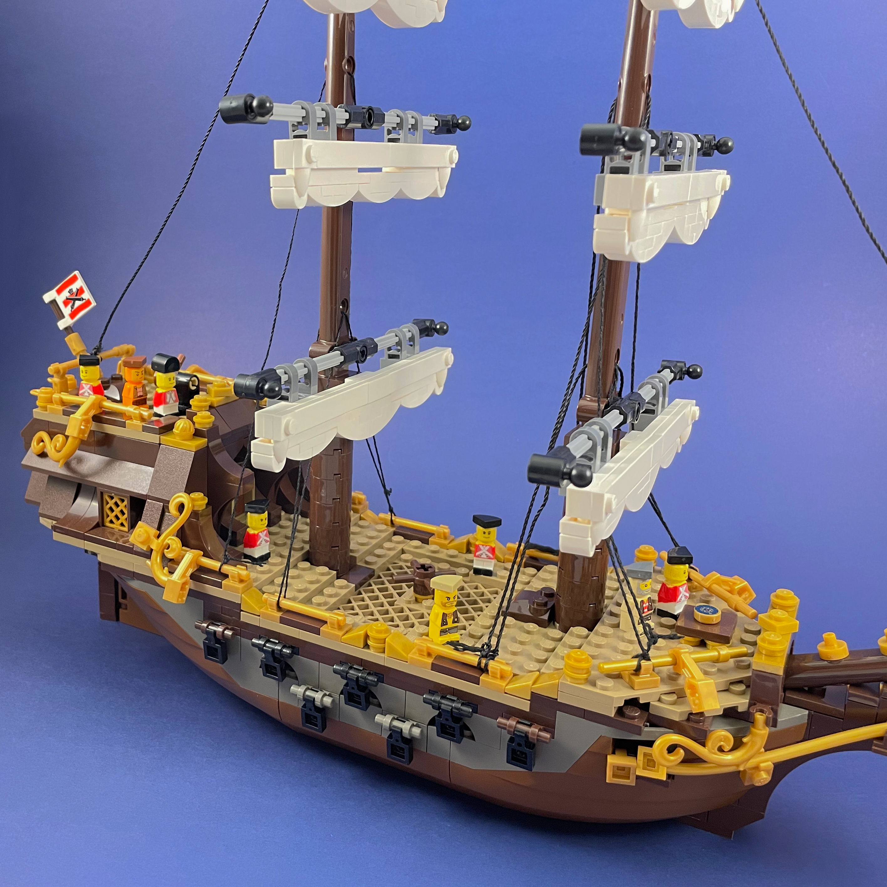 microfig-ship-4-blue-detail-back.jpg